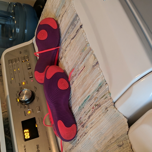 Running shoes - Picture 2 of 4